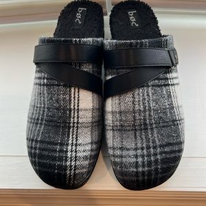 B.O.C. Flannel mules. Sz 11